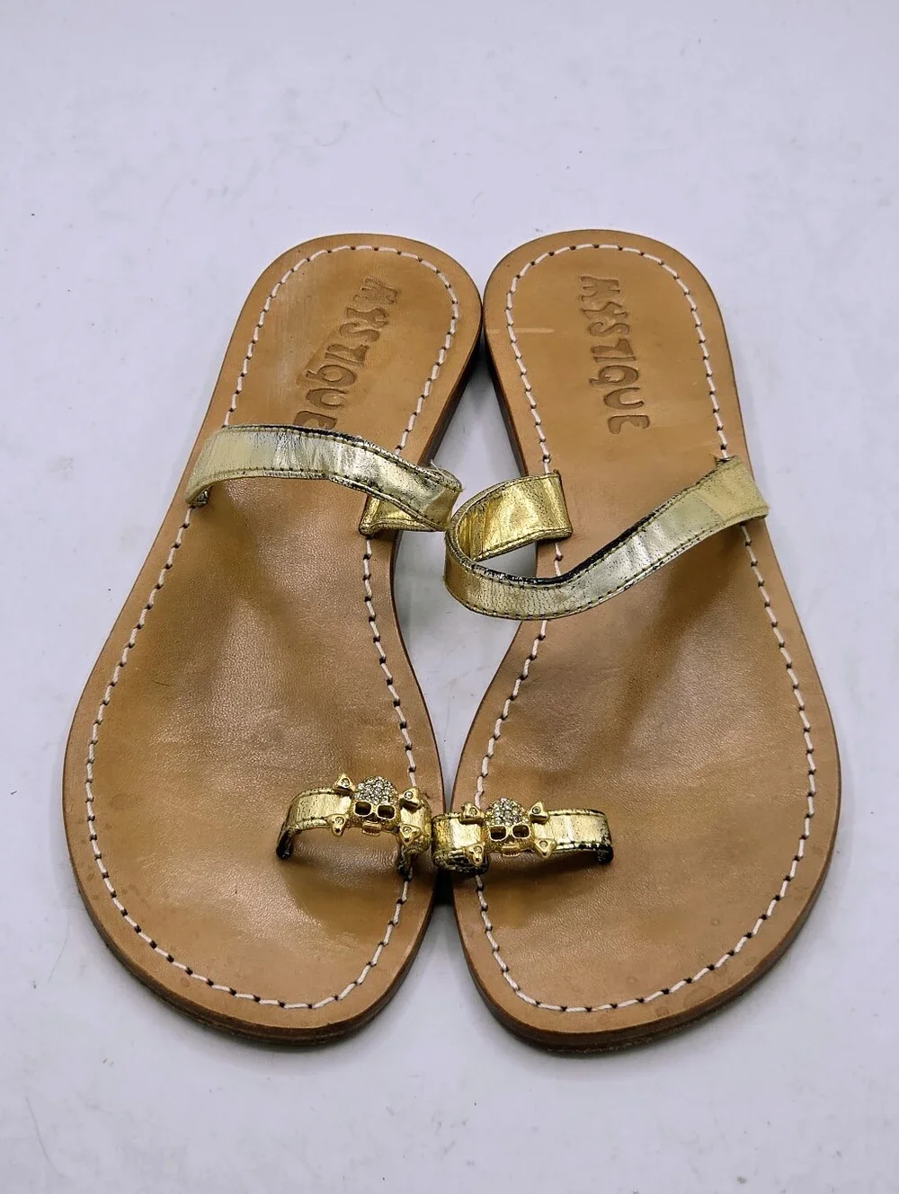 Mystique Gold Leather Skull & Crossbones Thong Sandals Size 5